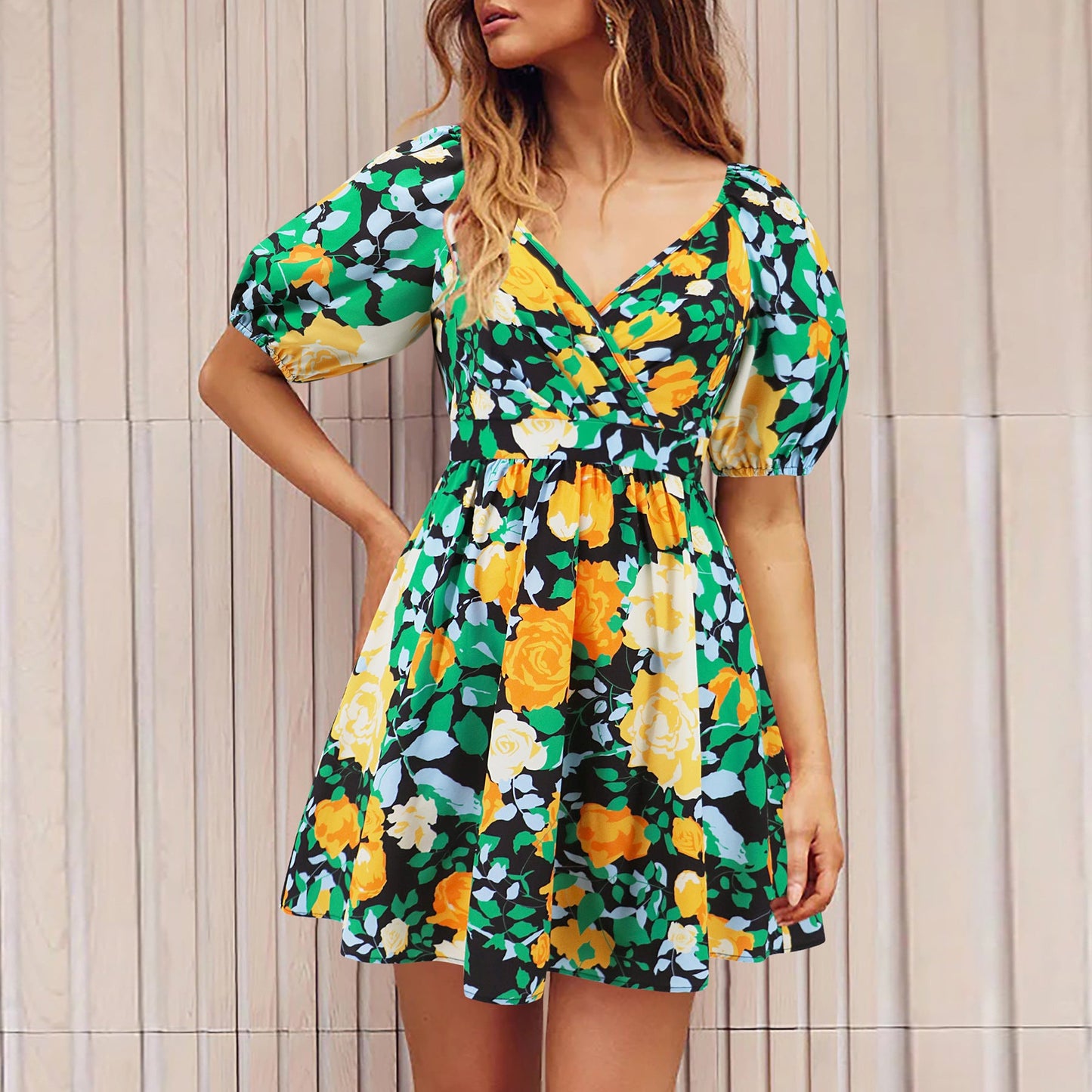 Camila - Geblümtes Minikleid mit Puffärmeln