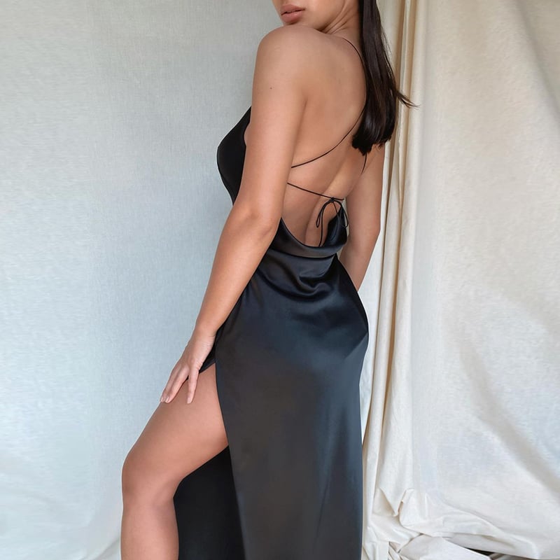 Yves | Satin Maxi-Kleid für Damen – Sexy, Rückenfrei und Schwarz