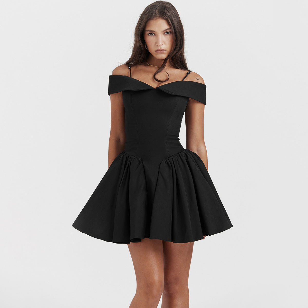 Celeste - Kurzes Kleid mit Bardot-Ausschnitt