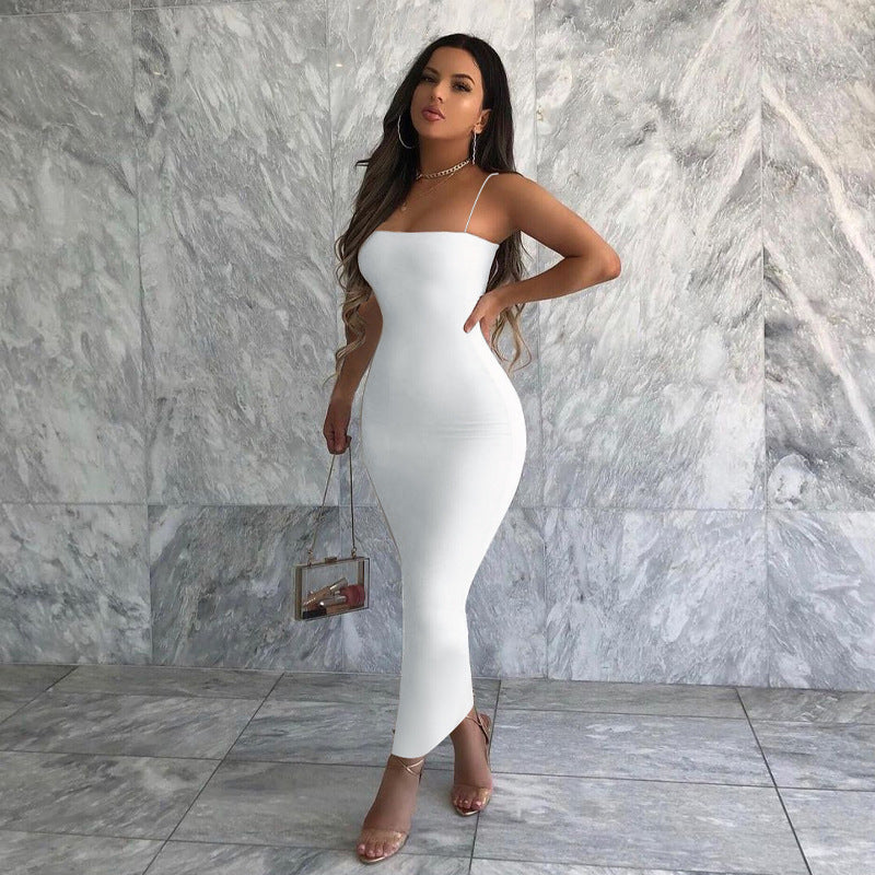 Laura - Tailliertes Midikleid mit schmalen Trägern und minimalistischem Stil