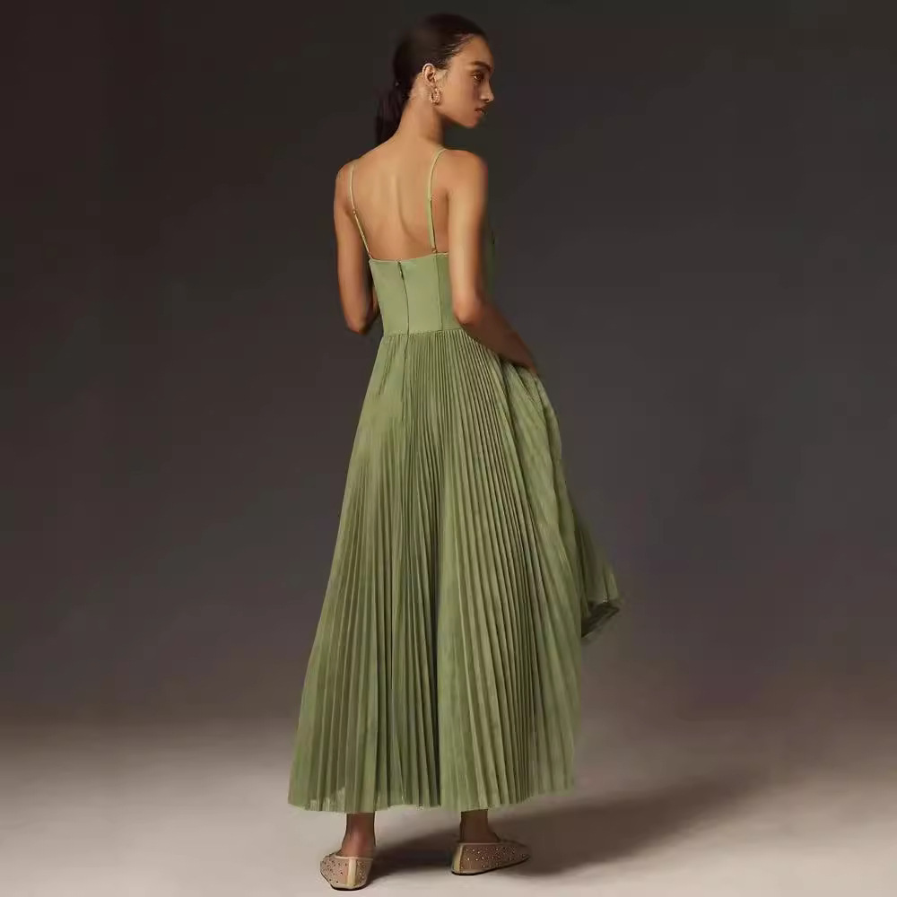 Elina - Plissiertes Maxikleid mit schmalen Trägern und elegantem Schnitt
