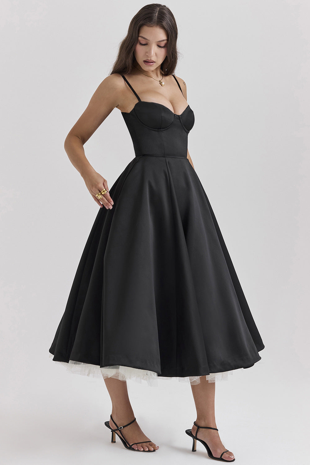 Isabelle - Fließendes französisches Netzkleid