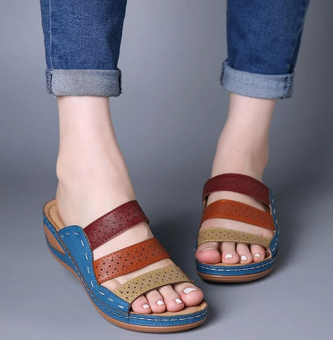 Emilia - Mehrfarbige Sandalen mit ergonomischem Keil