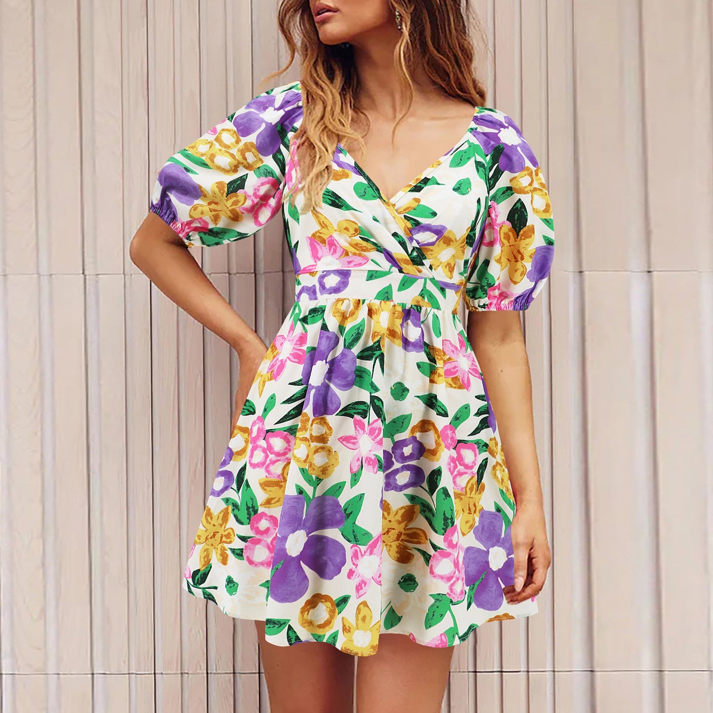 Camila - Geblümtes Minikleid mit Puffärmeln