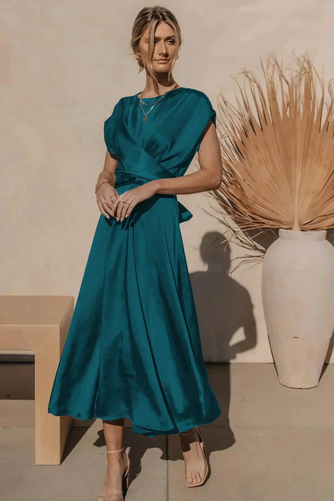 Daniela - Midikleid aus Satin mit Knoten