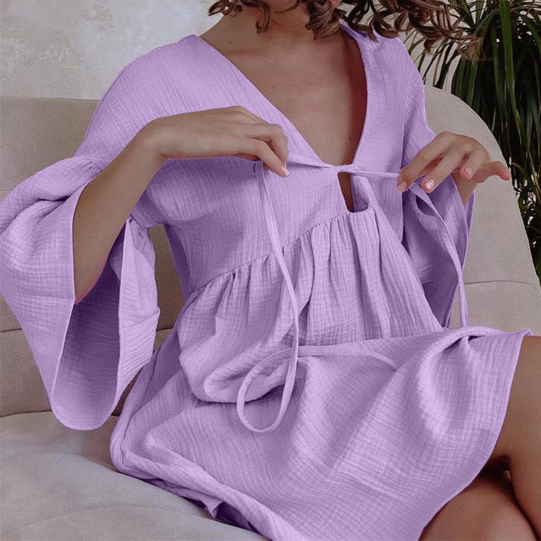 Flieder - Fließendes Kleid mit Glockenärmeln und verstellbaren Trägern