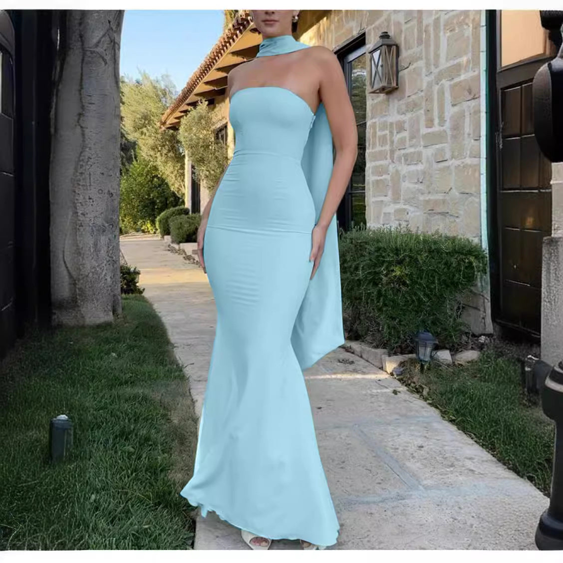 Valeria - Langes asymmetrisches Kleid mit zarten Transparenzen
