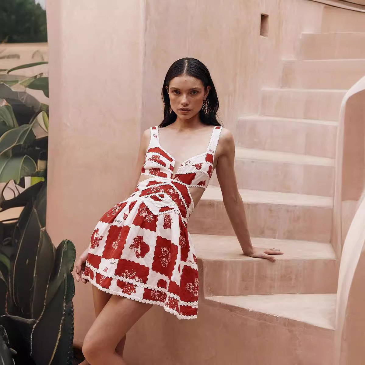 Paloma - Minikleid mit Blumenbesatz
