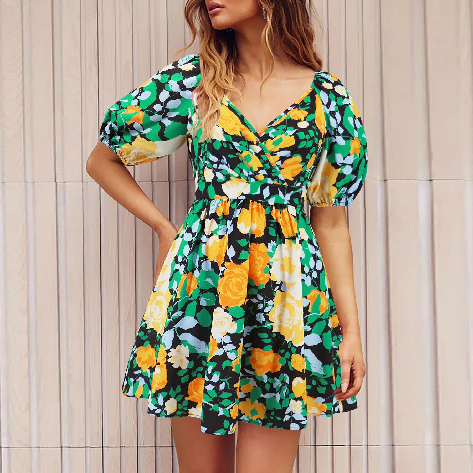 Camila - Geblümtes Minikleid mit Puffärmeln