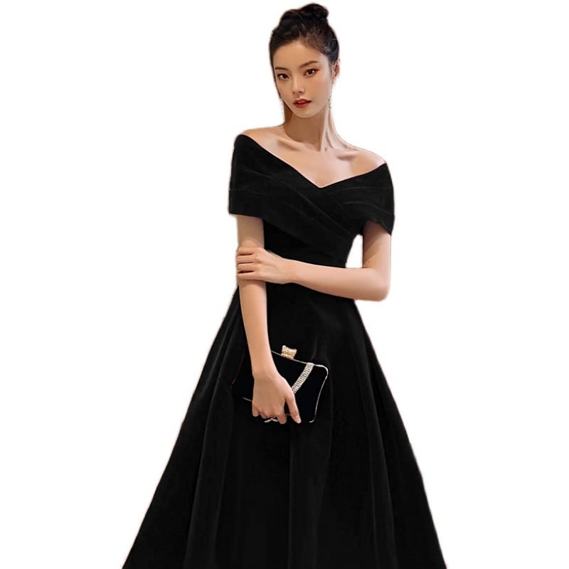 Karen | Schwarzes, figurbetontes Off-Shoulder Abendkleid