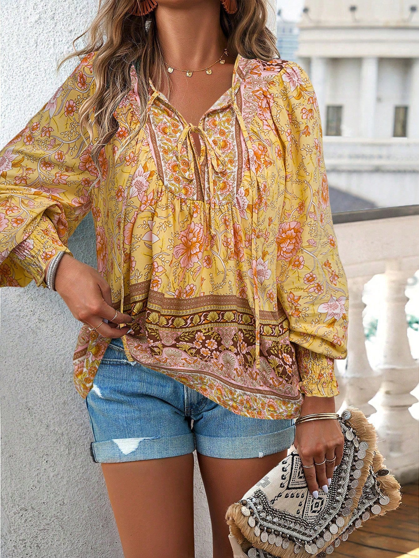 Florinda - Florale Boho-Bluse mit langen Ärmeln