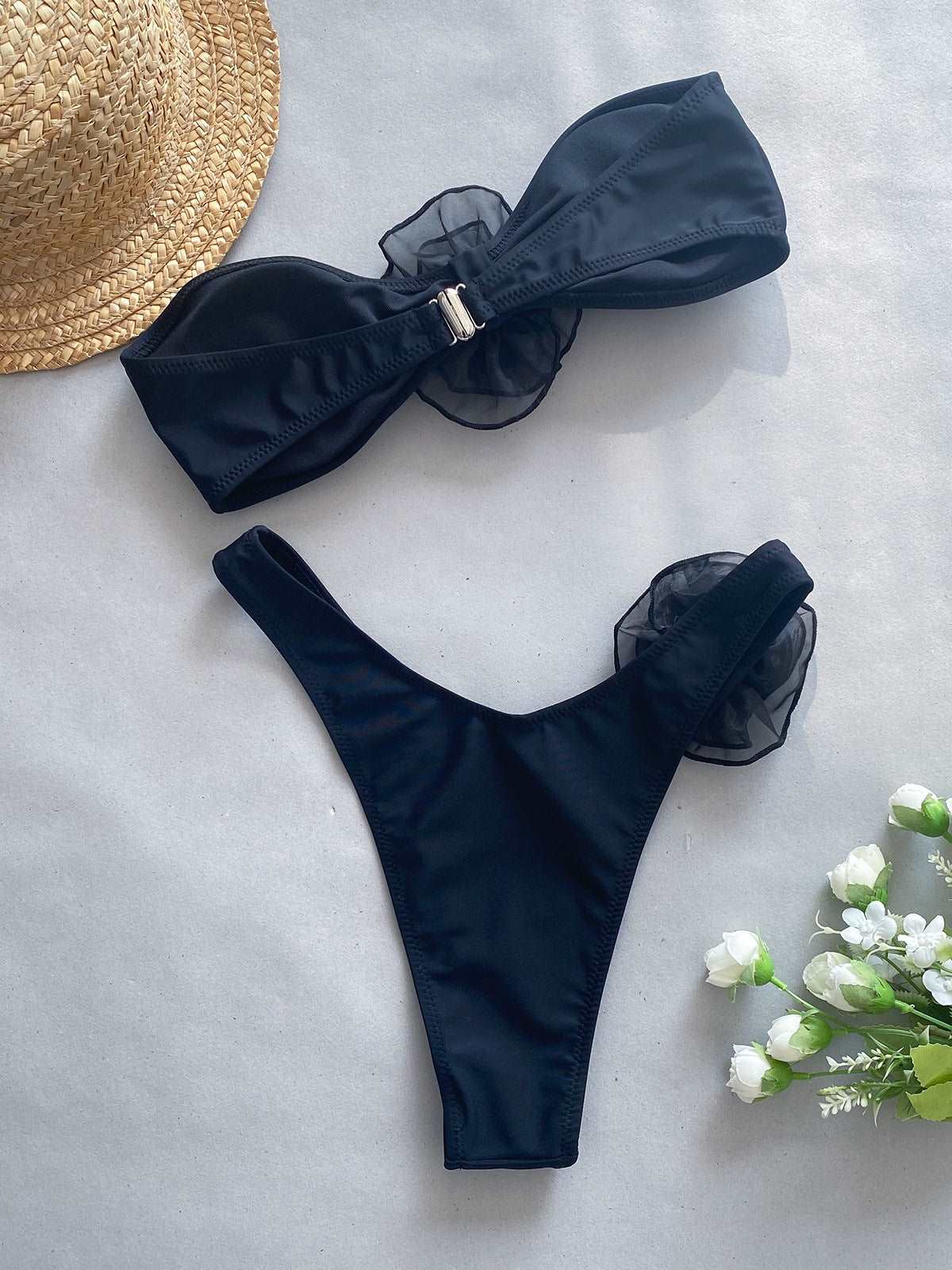 Stuttgart | Luxury Bandeau-Bikini-Set mit Blumenbesatz