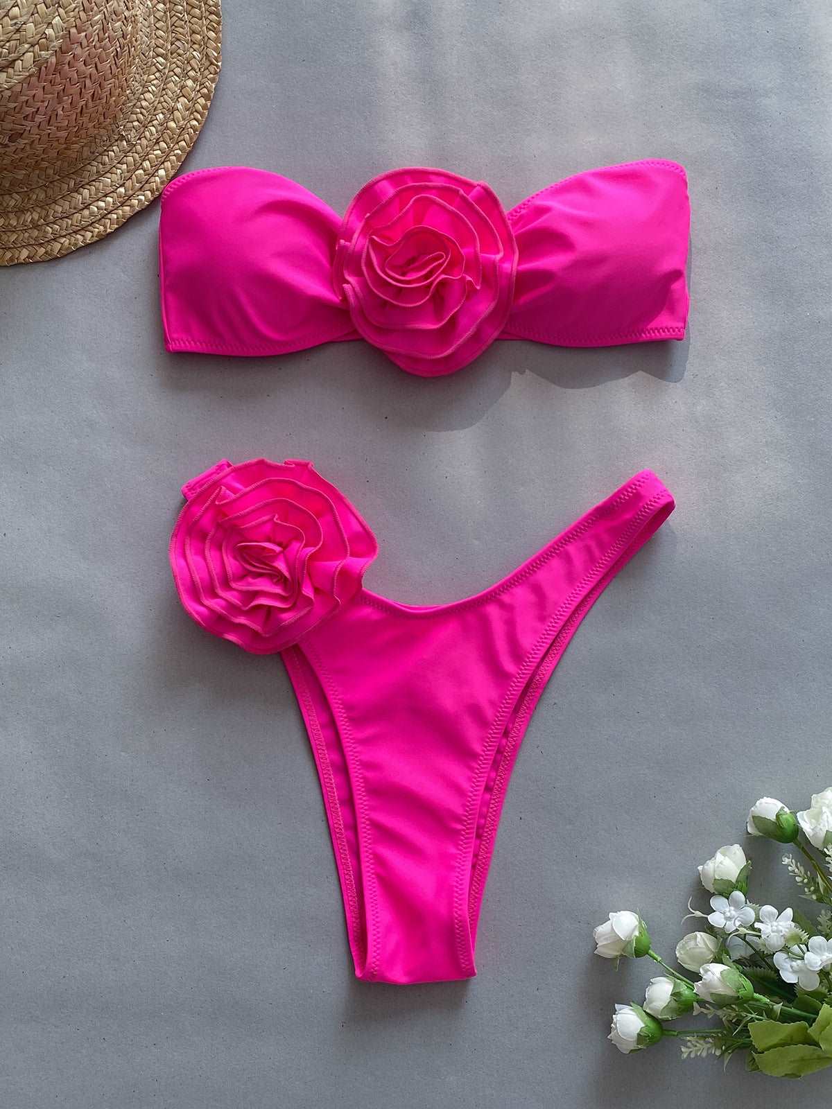 Stuttgart | Luxury Bandeau-Bikini-Set mit Blumenbesatz