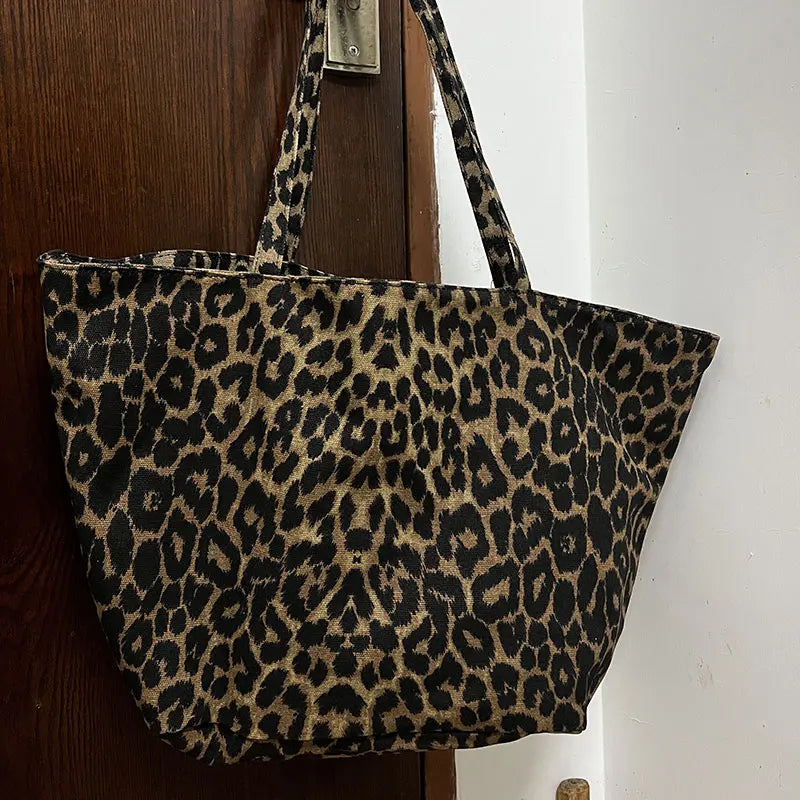 Stuttgart | Neueste Mode Leopard Handtasche