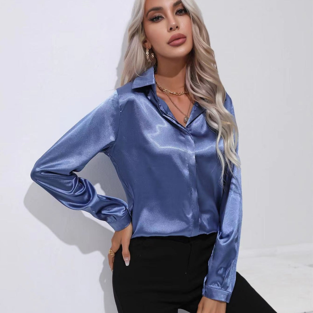 Luna - Langärmelige Satinbluse mit raffiniertem Touch
