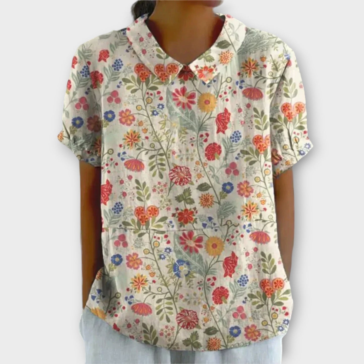 Lina - Sommer Damenbluse mit Blumenmuster und Kurzarm