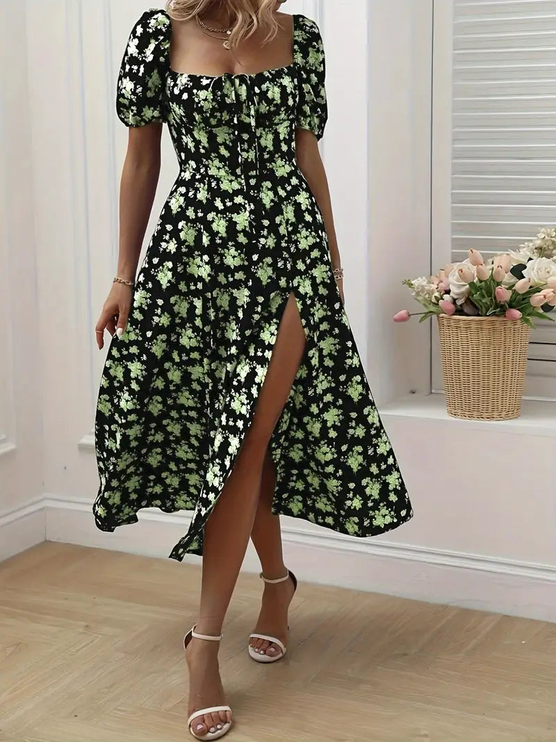 Karin | Schulterfreies Blumenkleid mit hohem Schlitz