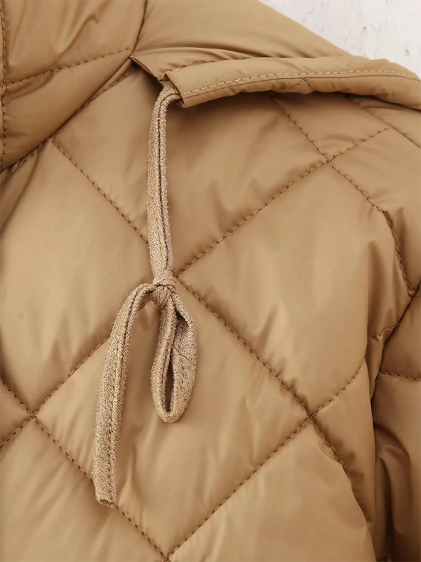 Emma | Damen-Steppjacke mit Karomuster-Details und Stehkragen