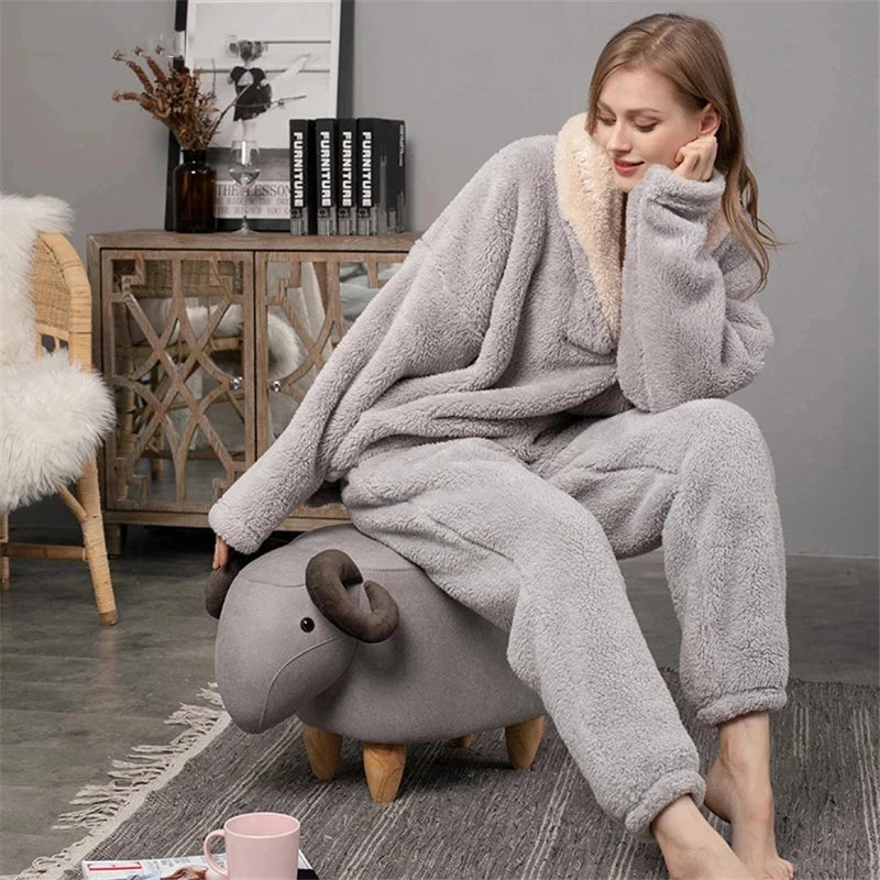 Stuttgart | Damen-Fleece-Pyjama-Set für 2024